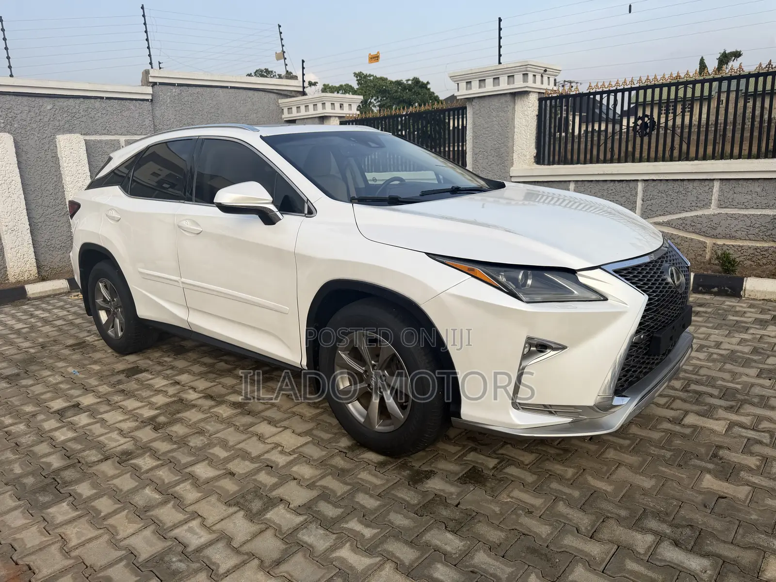 Lexus RX 350 FWD 2017 White