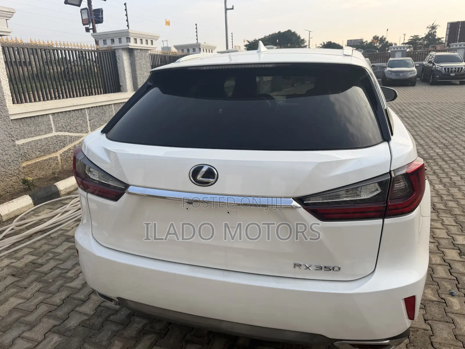 Lexus RX 350 FWD 2017 White