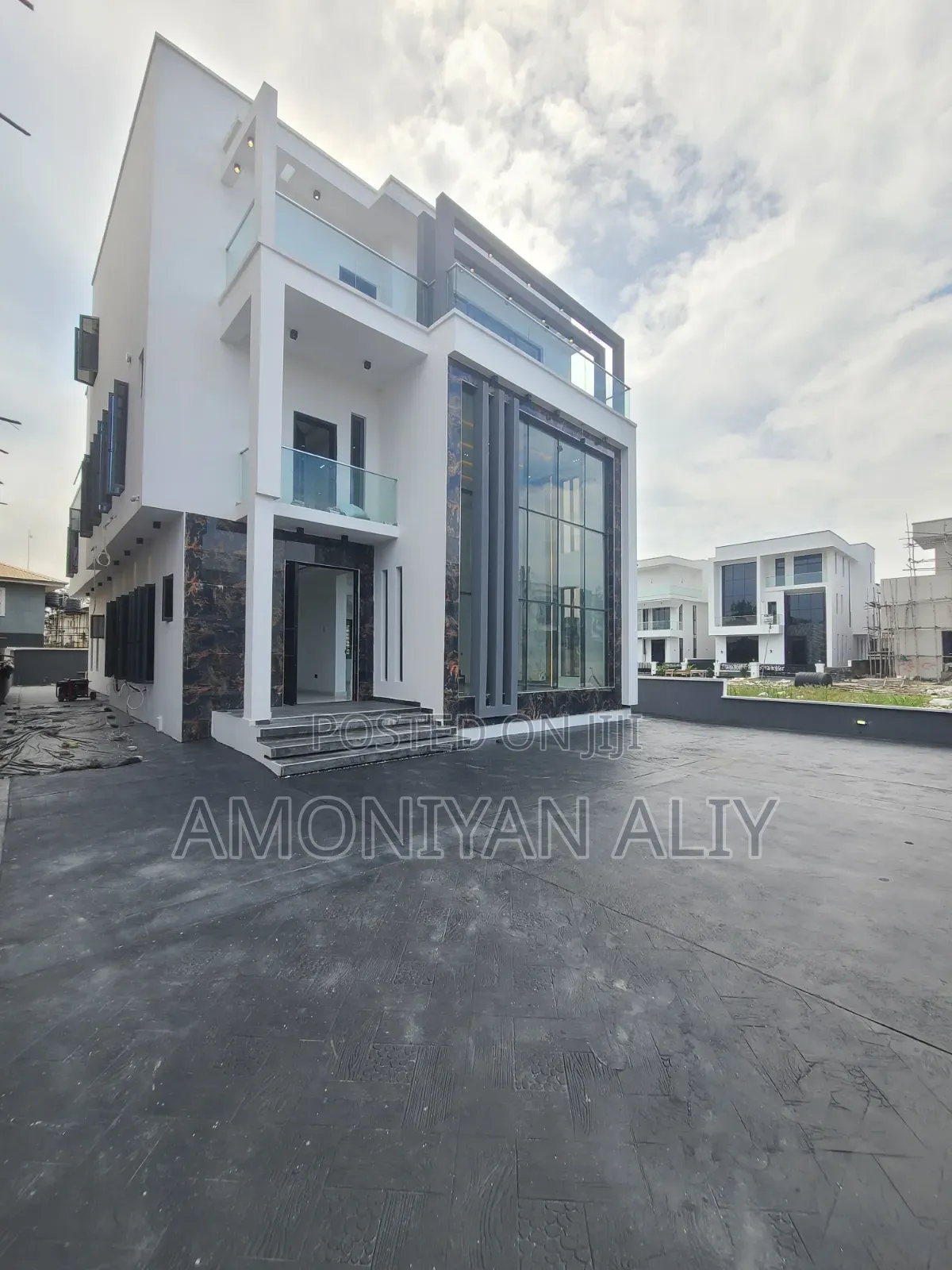 5bdrm Mansion in Megamond Estate, Ikota for sale