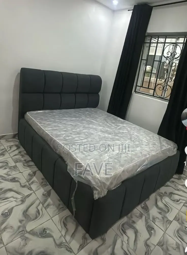 Bedframe Bedstand