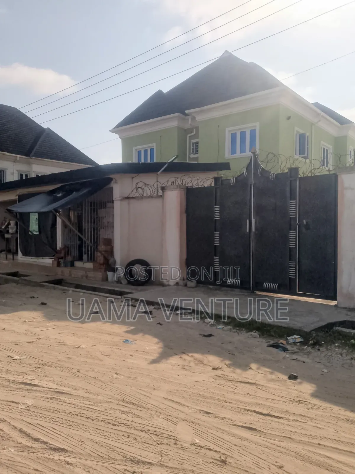 3bdrm Block of Flats in Aiyeteju for rent