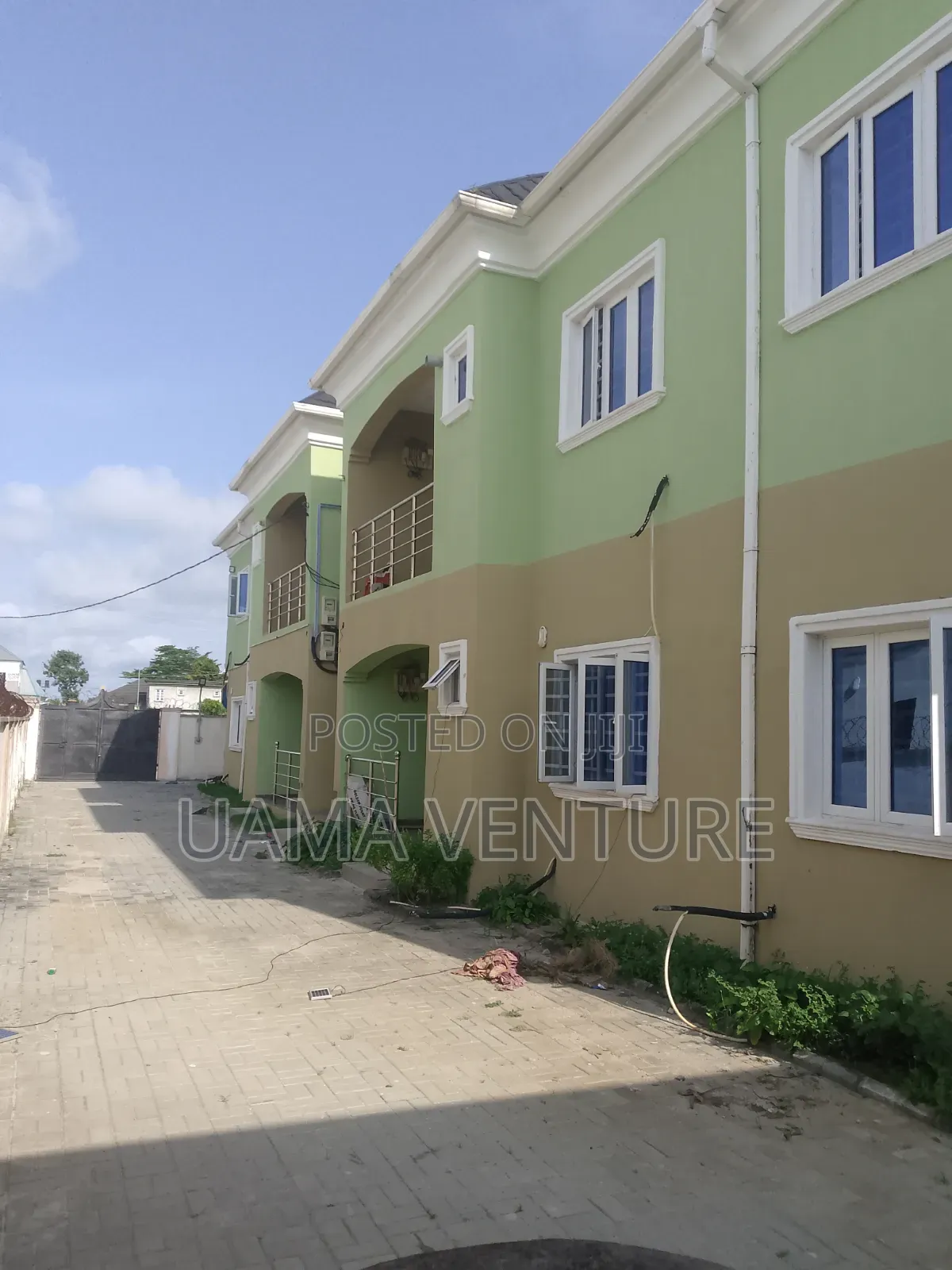 3bdrm Block of Flats in Aiyeteju for rent