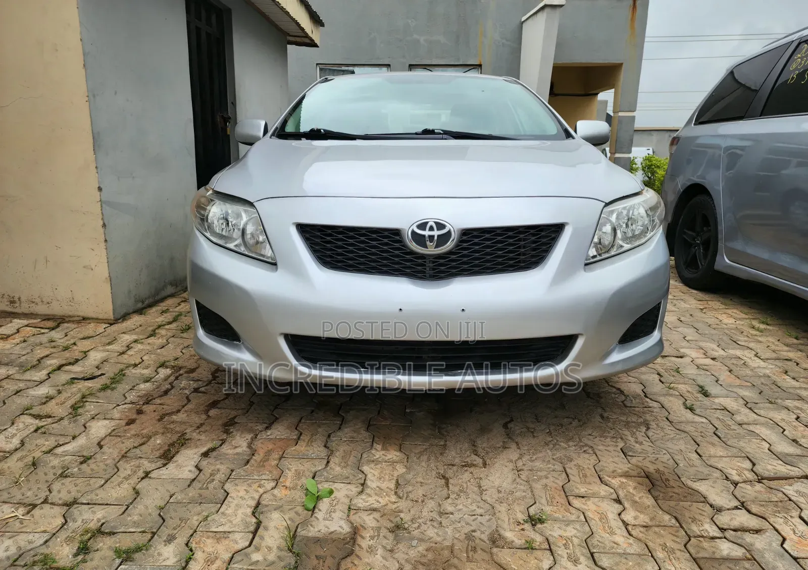 Toyota Corolla LE 4dr Sedan (1.8L 4cyl 4A) 2010 Silver
