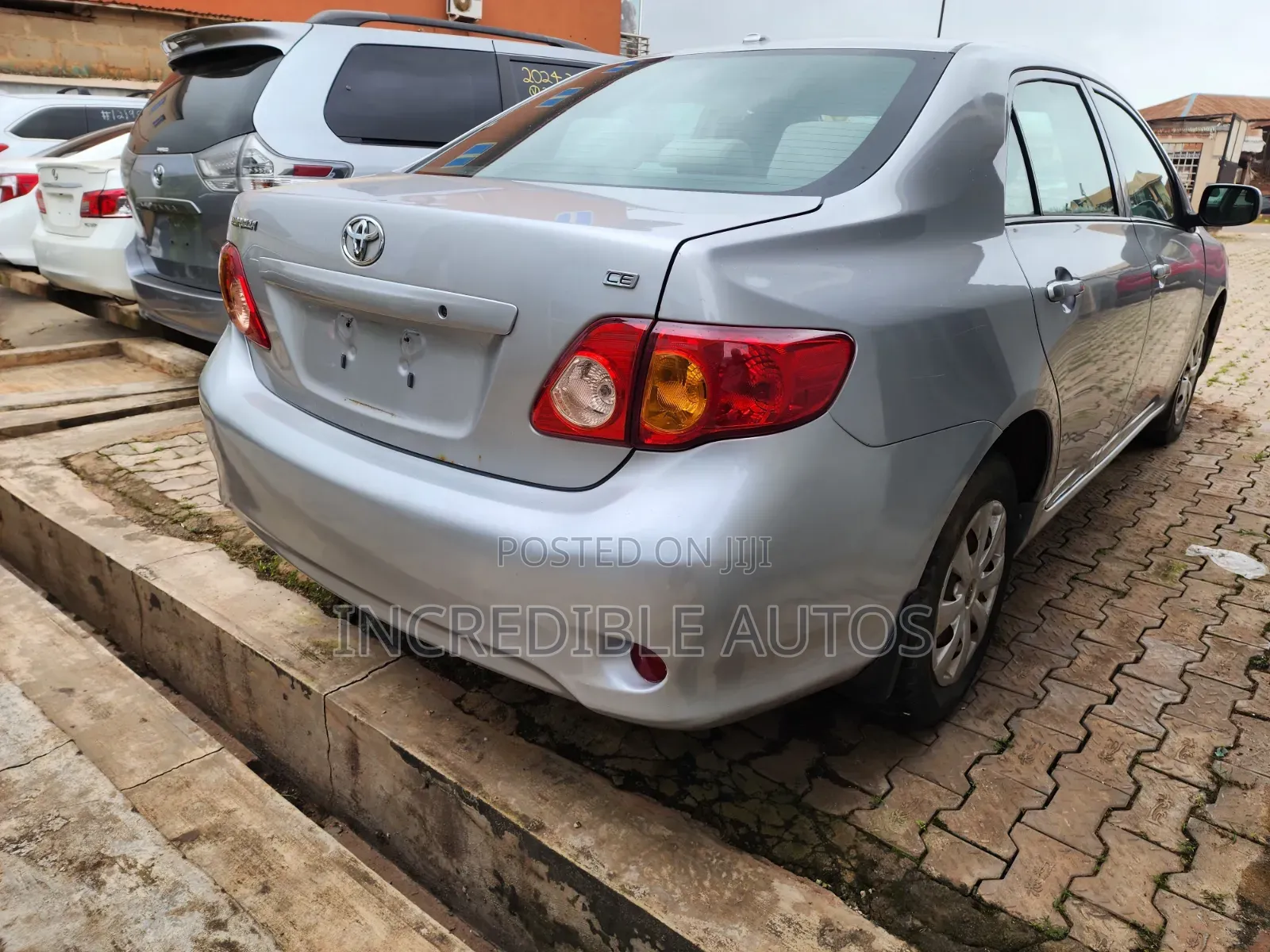 Toyota Corolla LE 4dr Sedan (1.8L 4cyl 4A) 2010 Silver