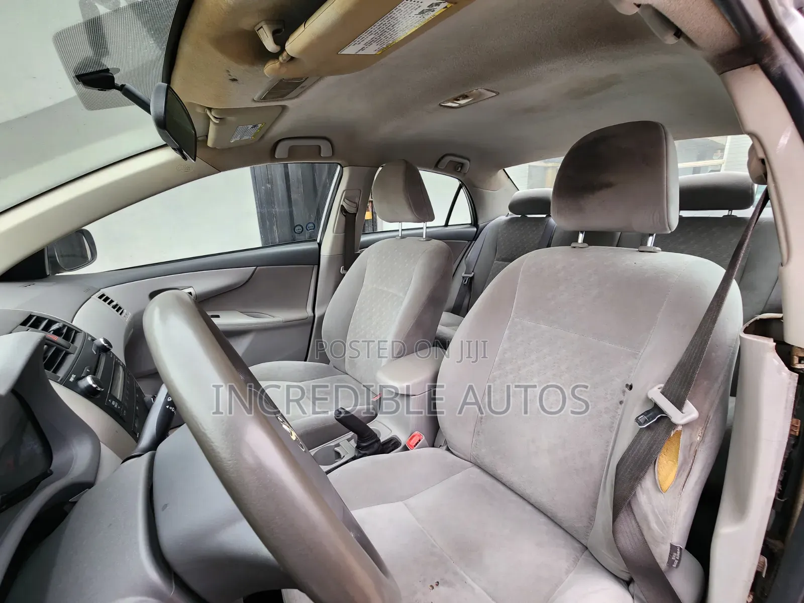 Toyota Corolla LE 4dr Sedan (1.8L 4cyl 4A) 2010 Silver