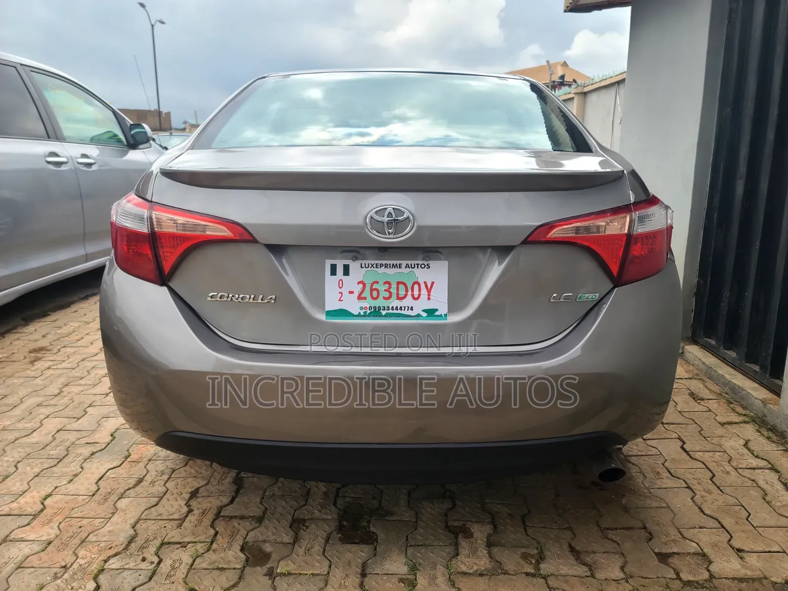Toyota Corolla LE 4dr Sedan (1.8L 4cyl CVT) 2014 Beige