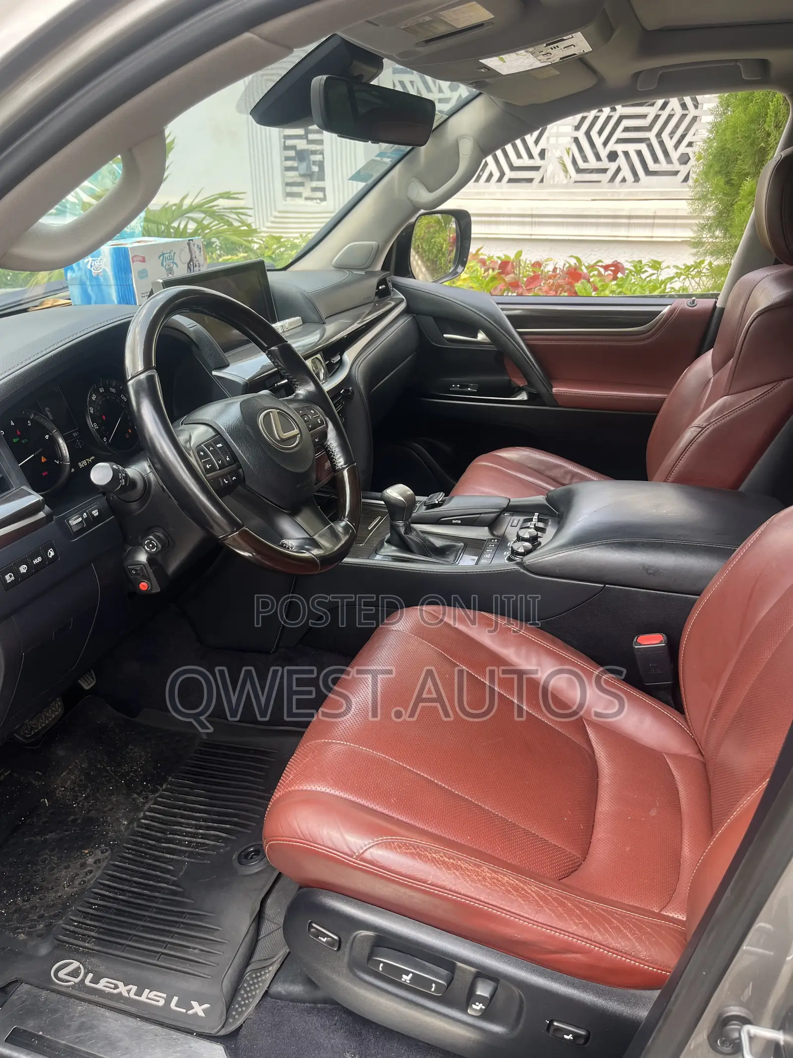 Lexus LX 570 (5 seats) AWD 2018 Gold