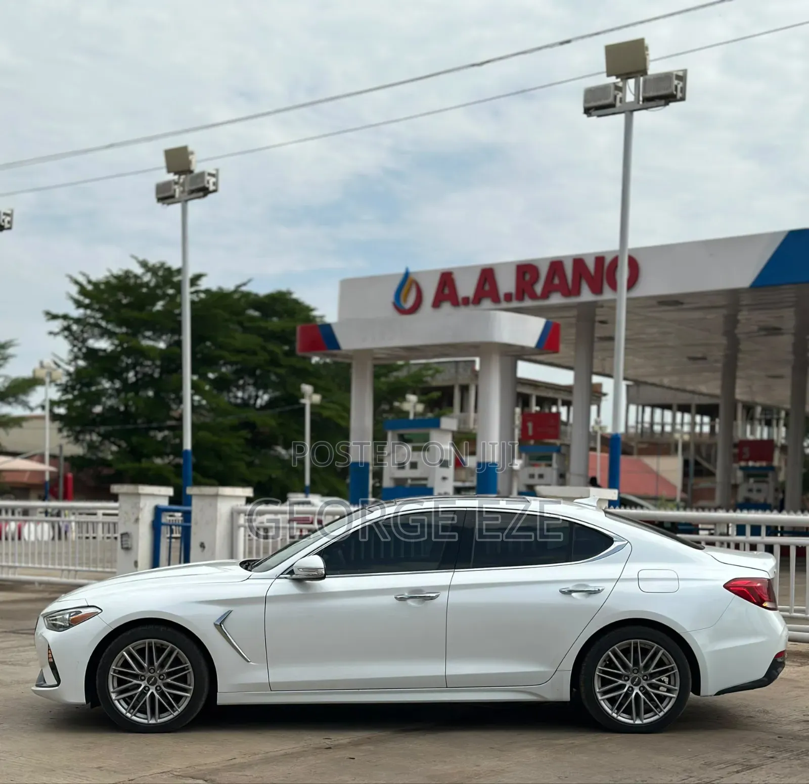 Hyundai Genesis 2019 White
