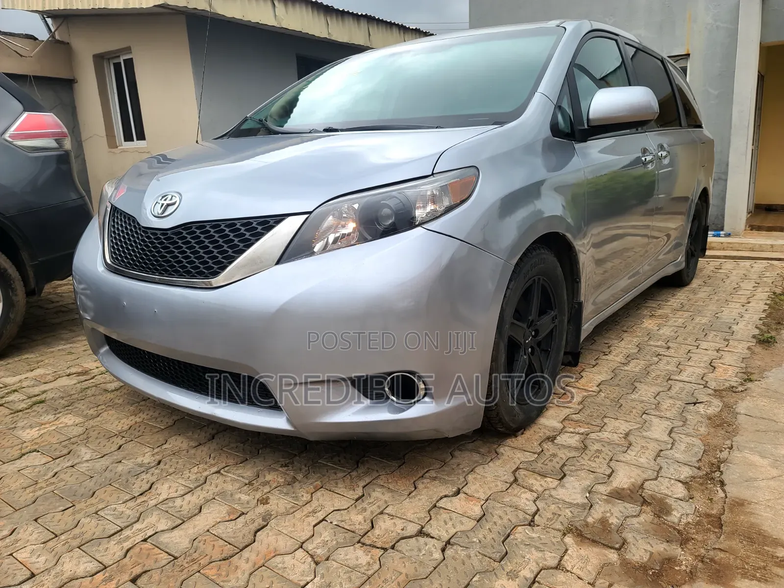 Toyota Sienna SE 8-Passenger 4dr Minivan (3.5L 6cyl 6A) 2014 Blue