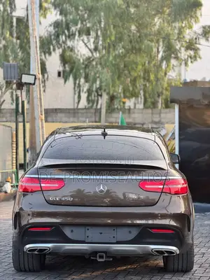 Mercedes-Benz GLE-Class 2016 Brown