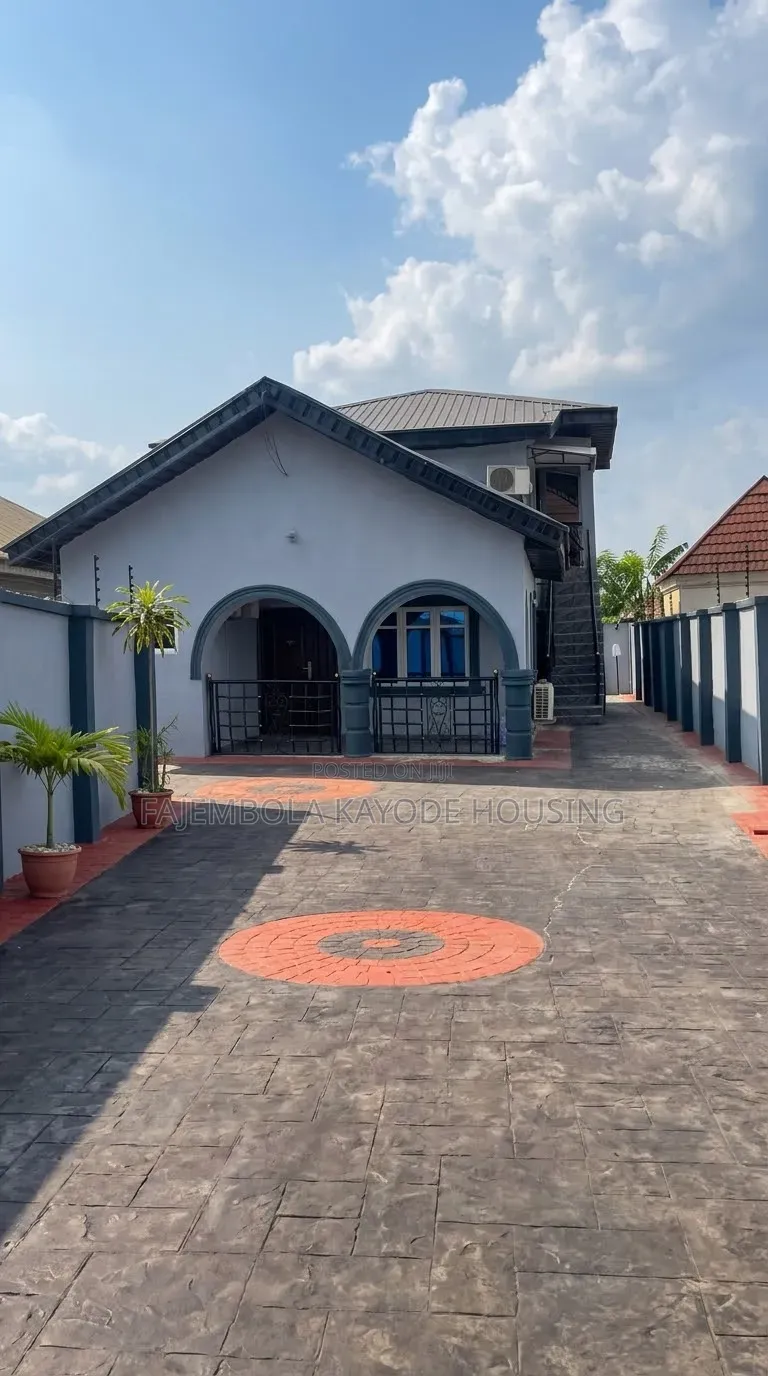 Furnished 4bdrm Bungalow in Irepodun Estate, Akobo for sale