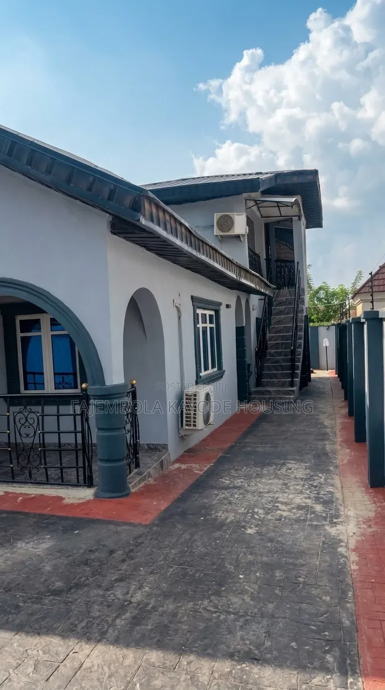 Furnished 4bdrm Bungalow in Irepodun Estate, Akobo for sale