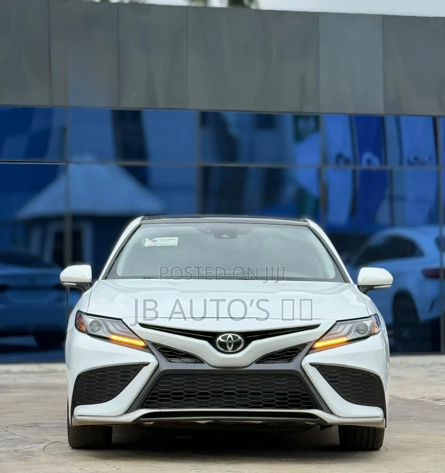 Toyota Camry 2021 White