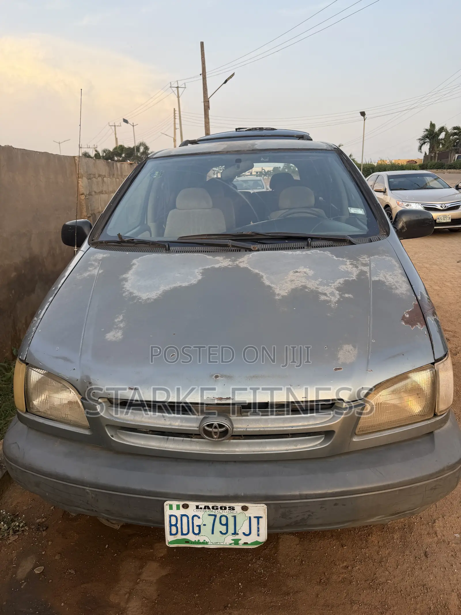 Toyota Sienna 1999 Silver