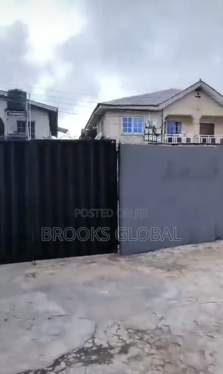 3bdrm Block of Flats in Igando / Ikotun/Igando for sale