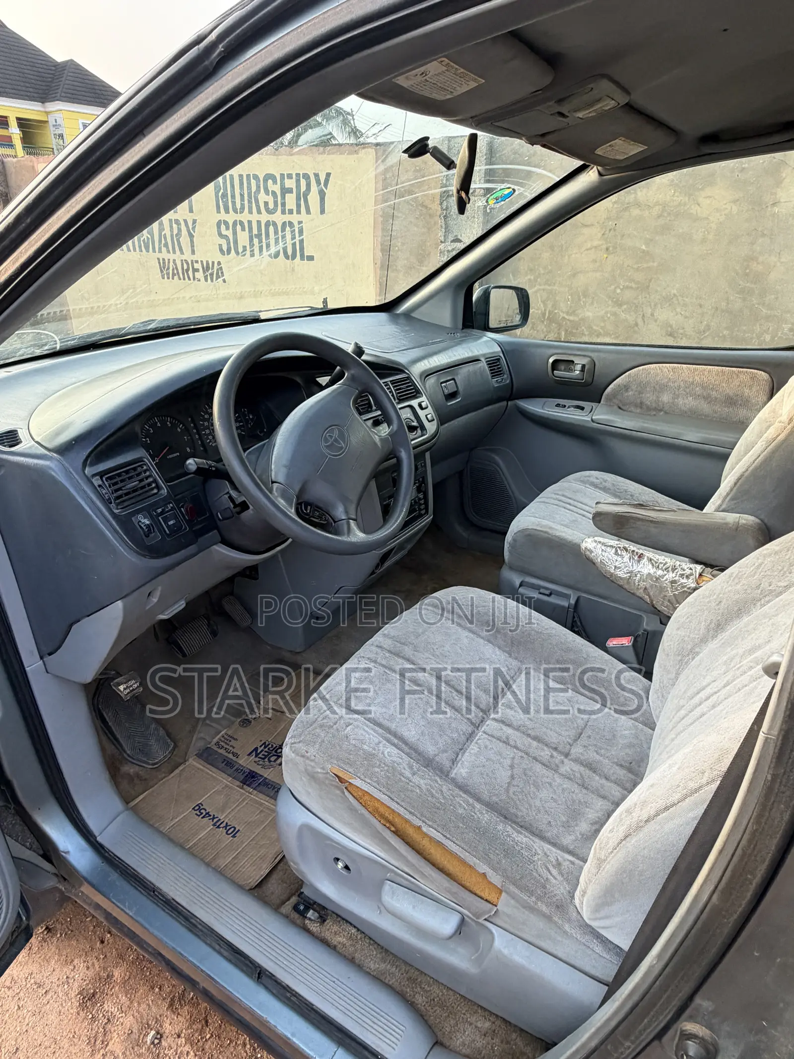 Toyota Sienna 1999 Silver