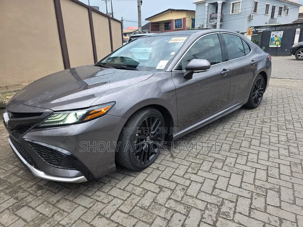 Toyota Camry XSE 2021 Gray