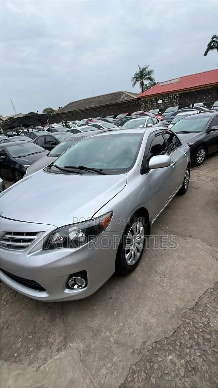Toyota Corolla 2012 Silver