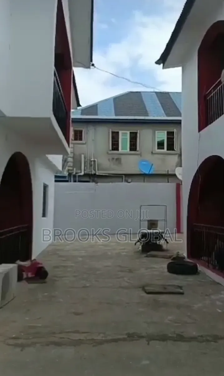 3bdrm Block of Flats in Igando / Ikotun/Igando for sale