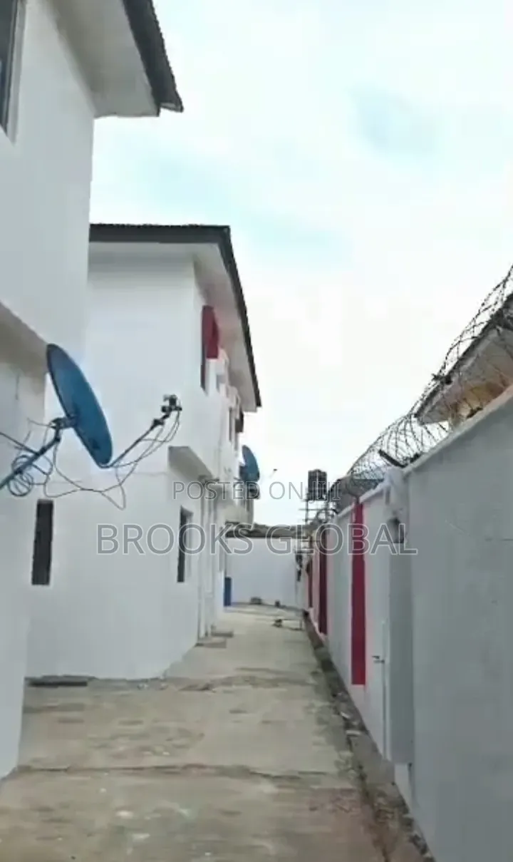 3bdrm Block of Flats in Igando / Ikotun/Igando for sale