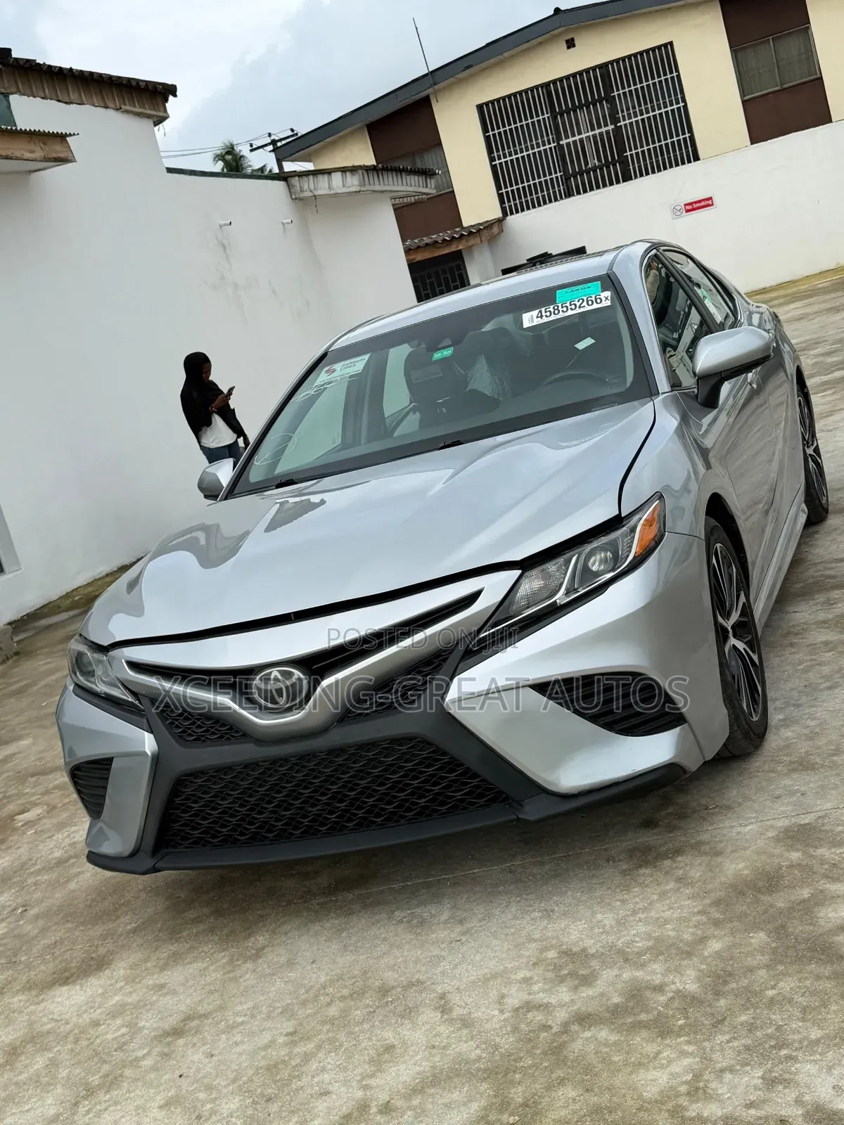 Toyota Camry SE FWD (2.5L 4cyl 8AM) 2018 Gray