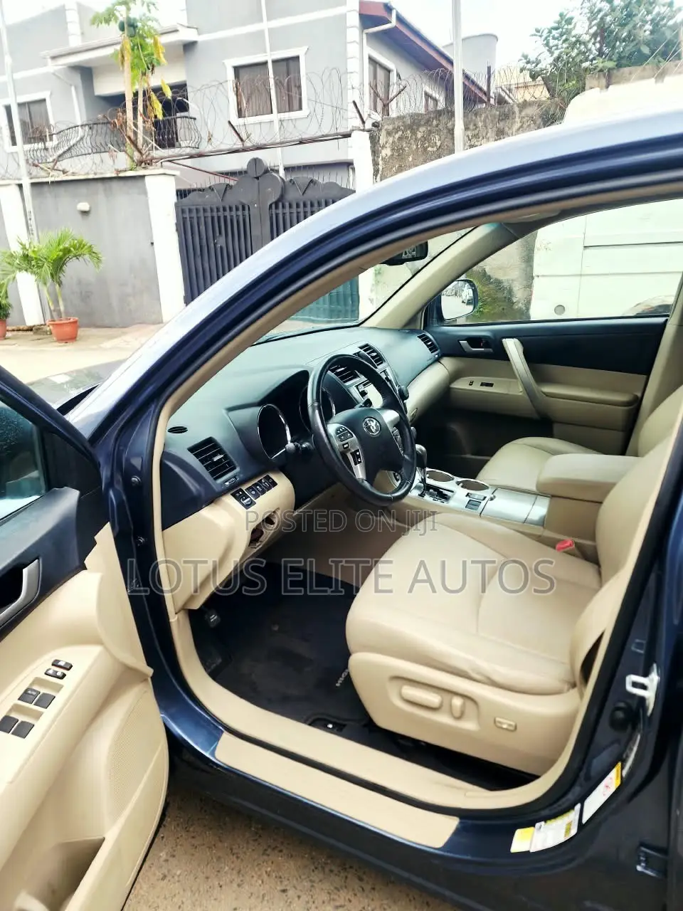 Toyota Highlander SE 3.5L 4WD 2013 Blue