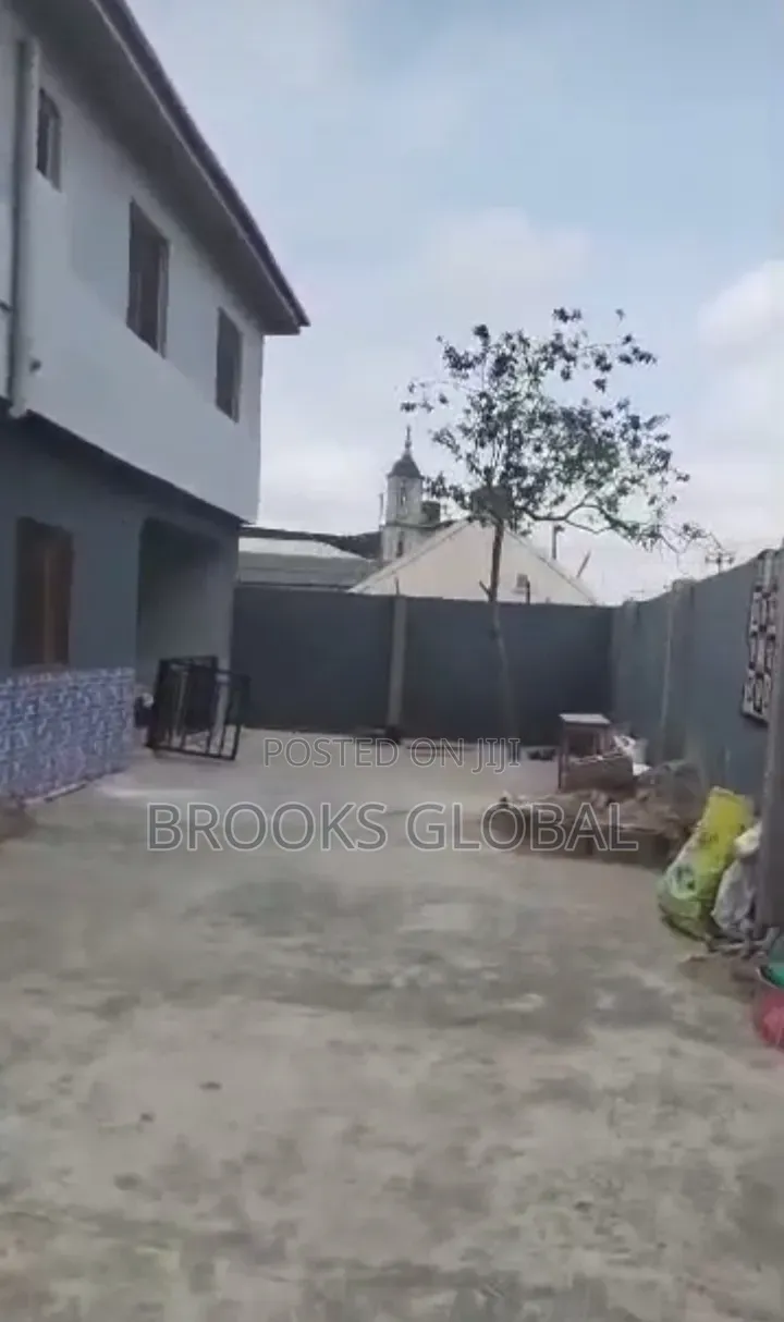 2bdrm Block of Flats in Egbe / Ikotun/Igando for sale