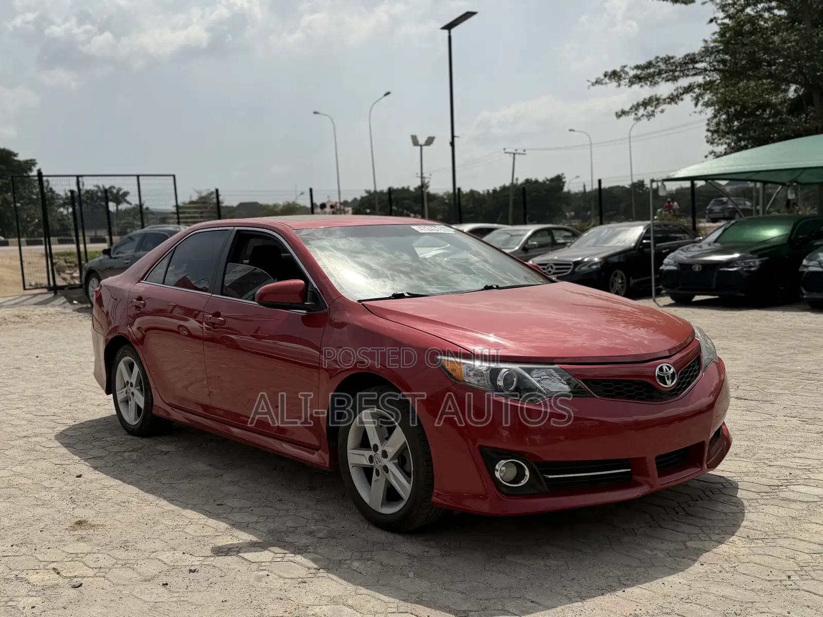 Toyota Camry SE 4dr Sedan (2.5L 4cyl 6A) 2013 Red