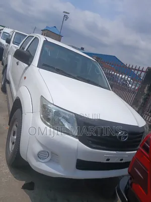 Toyota Hilux 2014 White