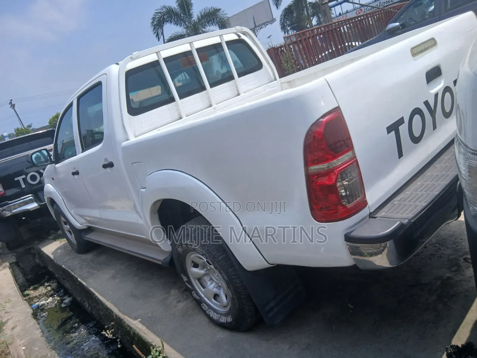 Toyota Hilux 2014 White