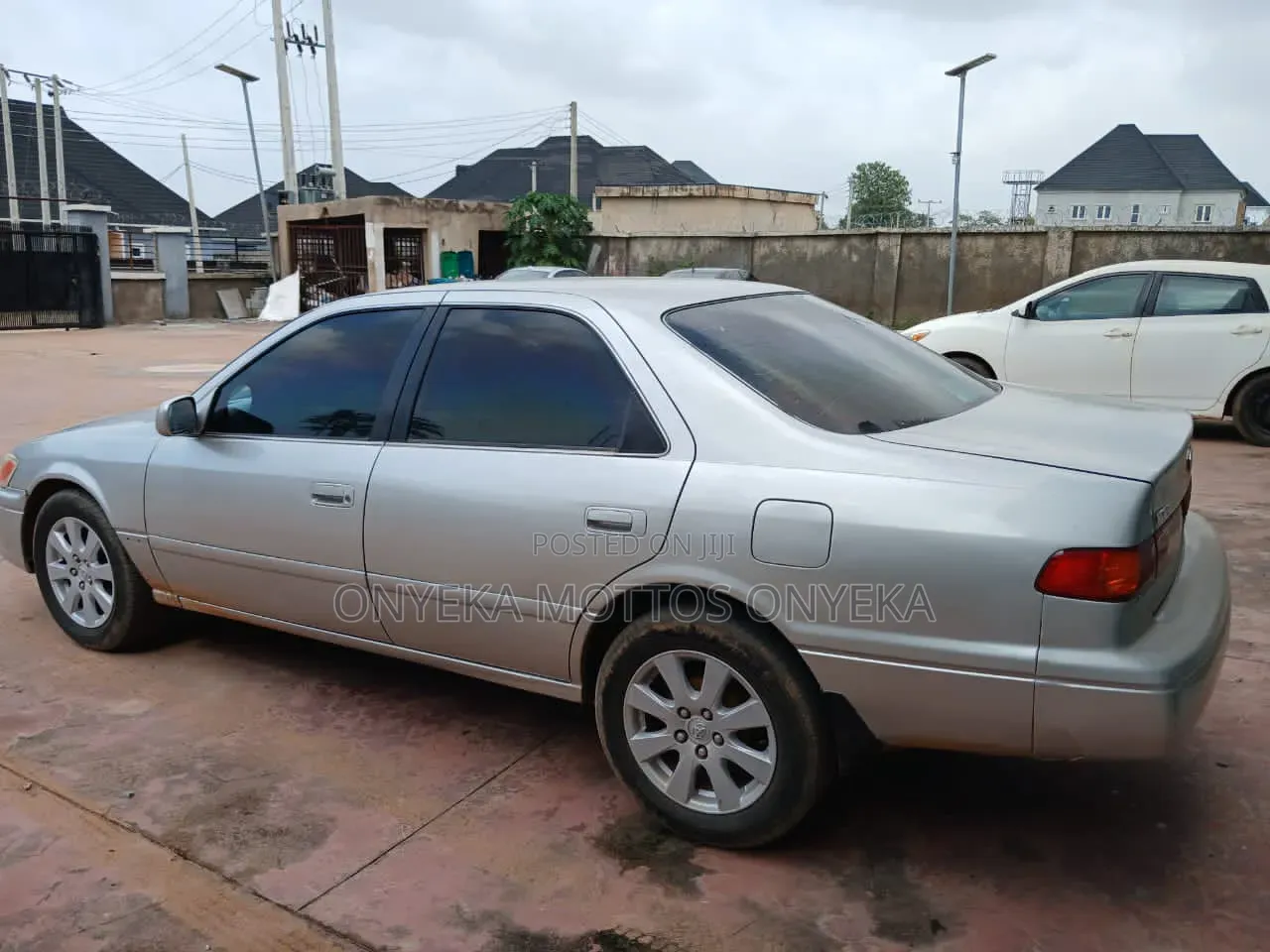 Toyota Camry CE 4dr Sedan (2.2L 4cyl 4A) 2000 Silver