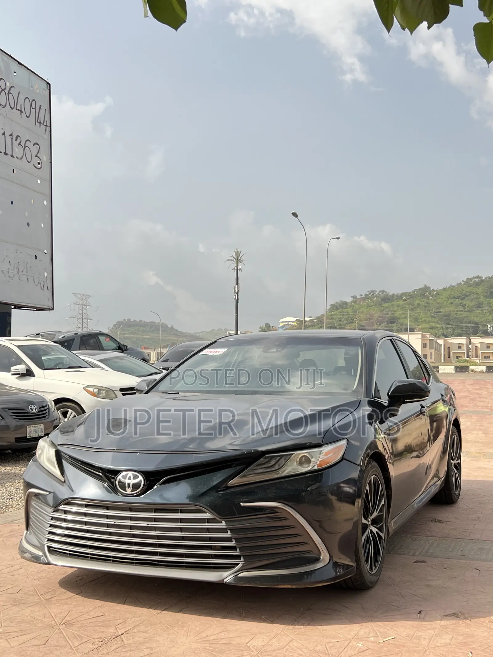 Toyota Camry LE (2.5L 4cyl 8A) 2019 Blue