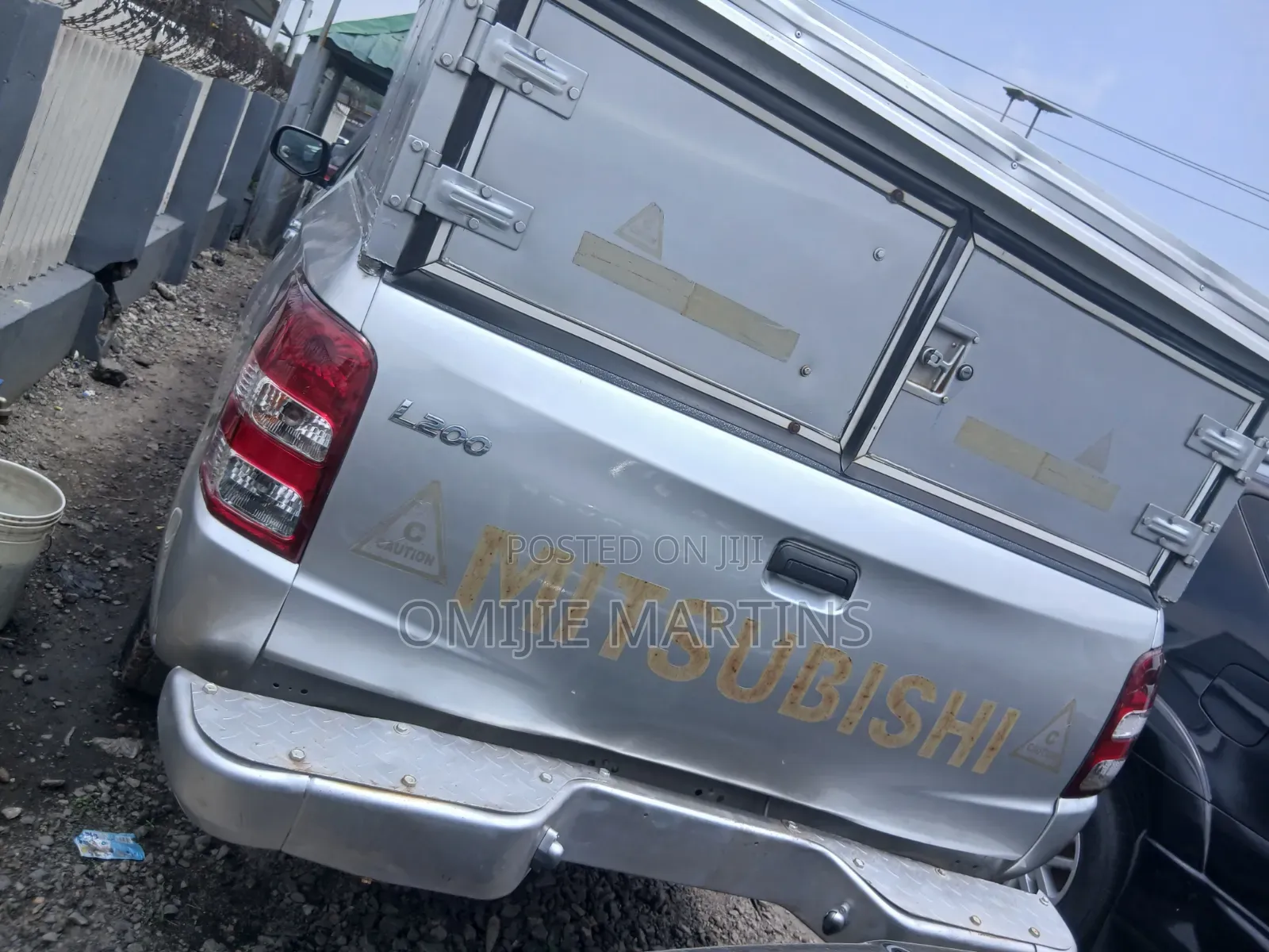 Mitsubishi L200 2016 Gray