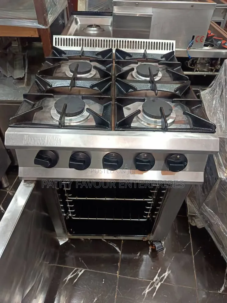 4 Burner Industrial Gas Cooker With Gas Oven