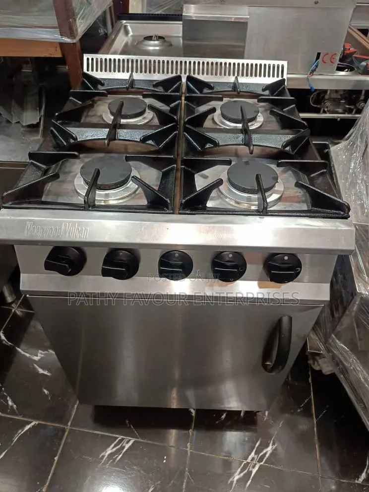 4 Burner Industrial Gas Cooker With Gas Oven
