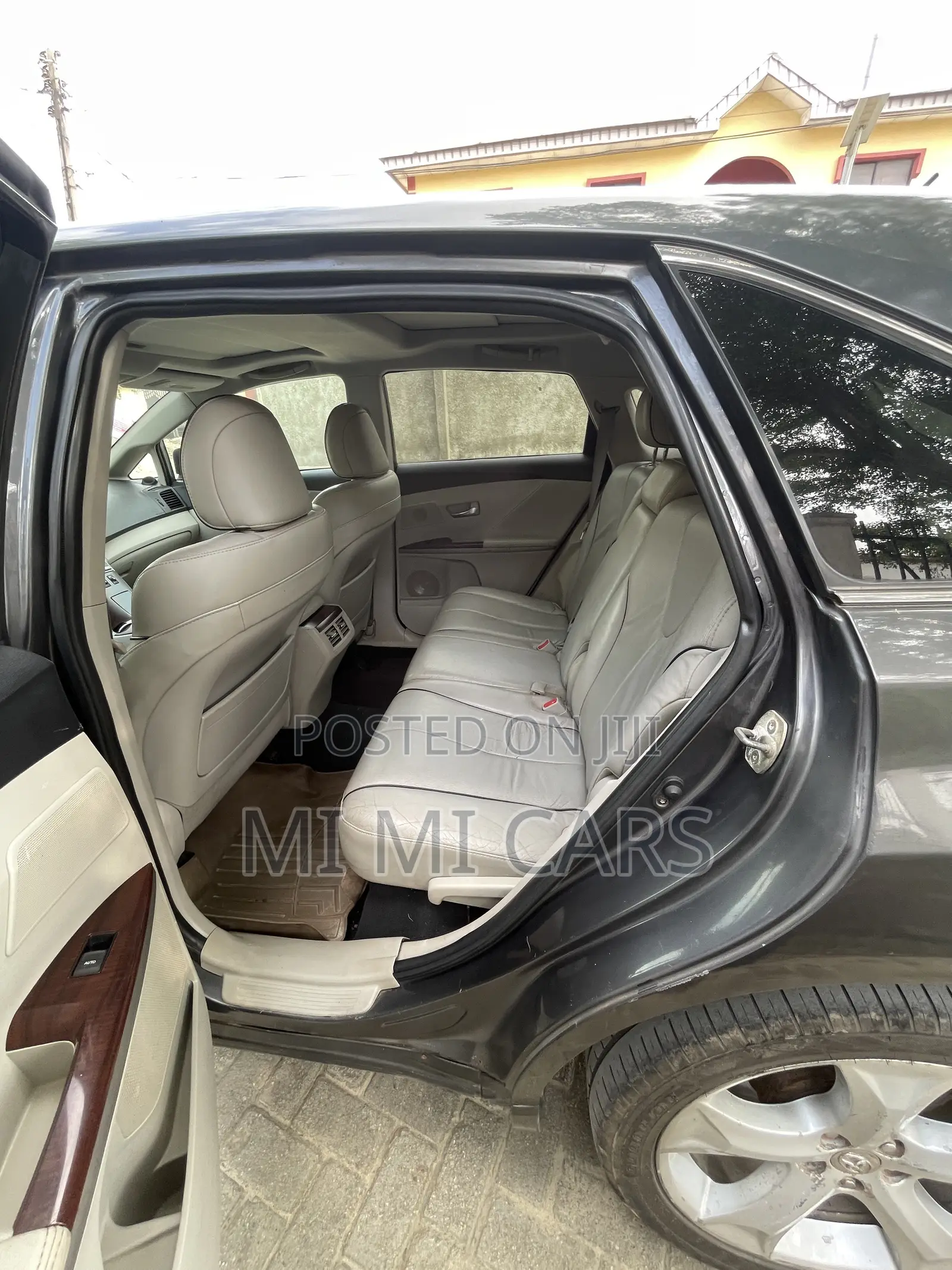Toyota Venza V6 AWD 2011 Gray