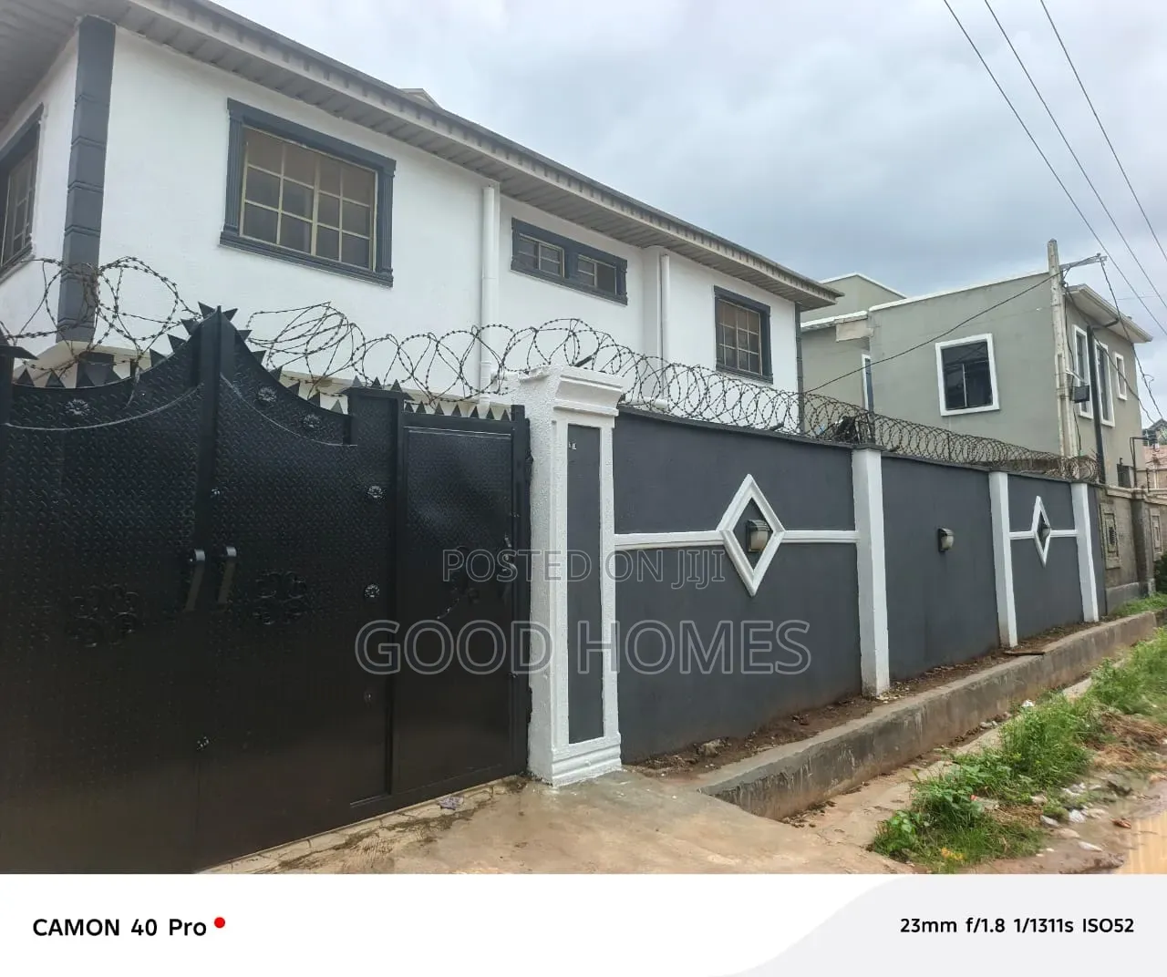 20bdrm Block of Flats in Igando for sale