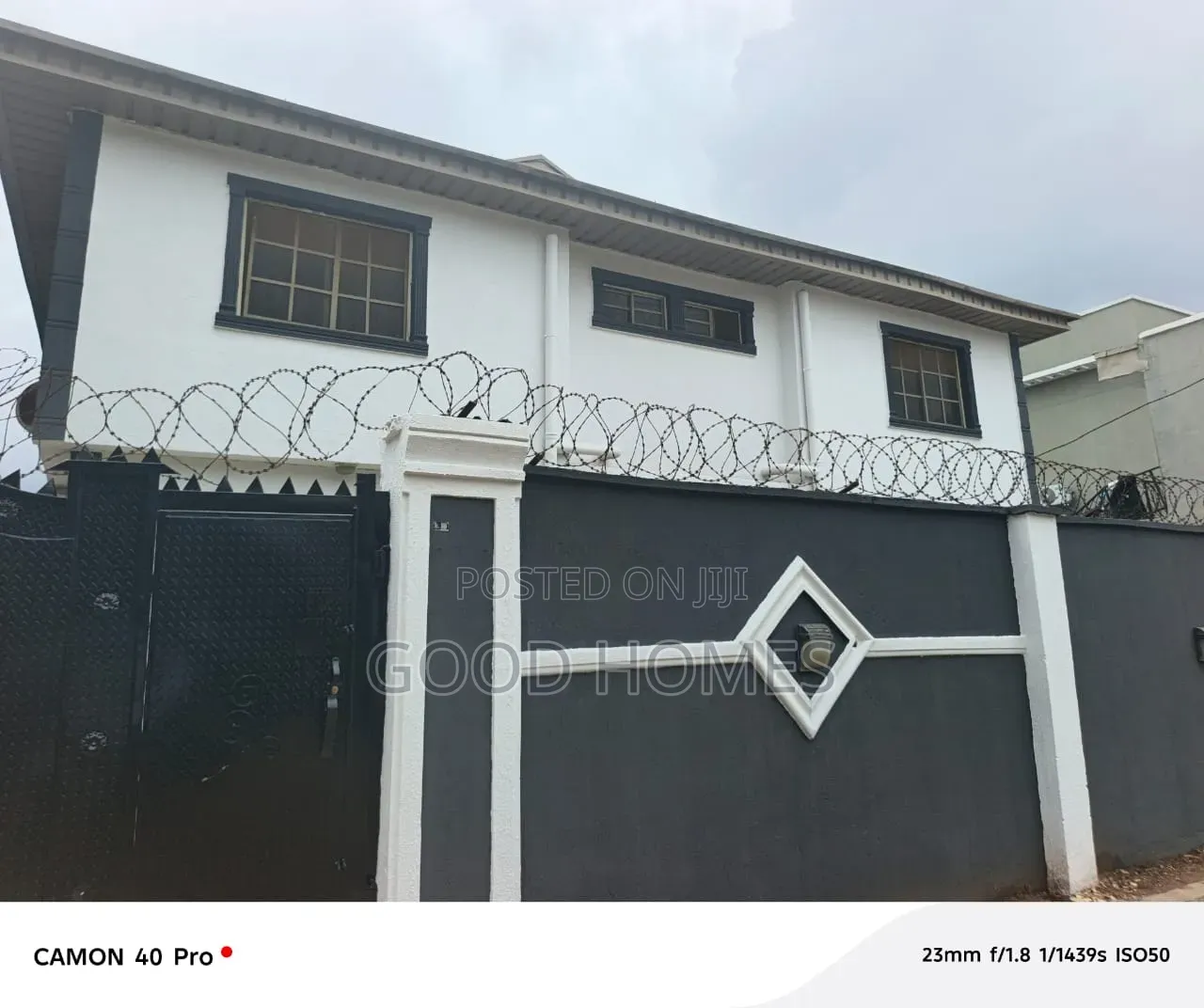 20bdrm Block of Flats in Igando for sale