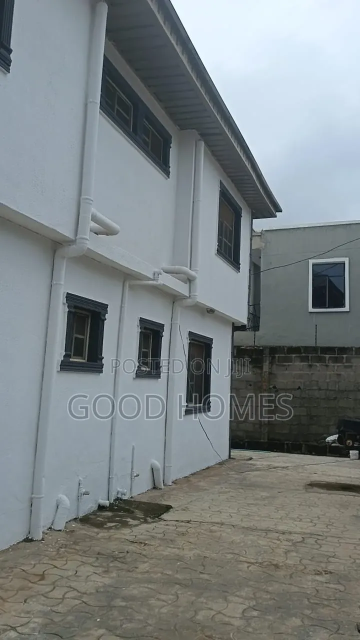 20bdrm Block of Flats in Igando for sale