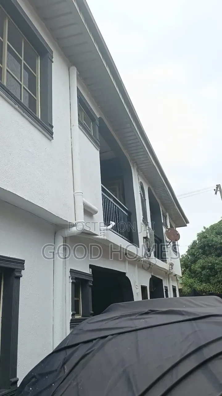 20bdrm Block of Flats in Igando for sale
