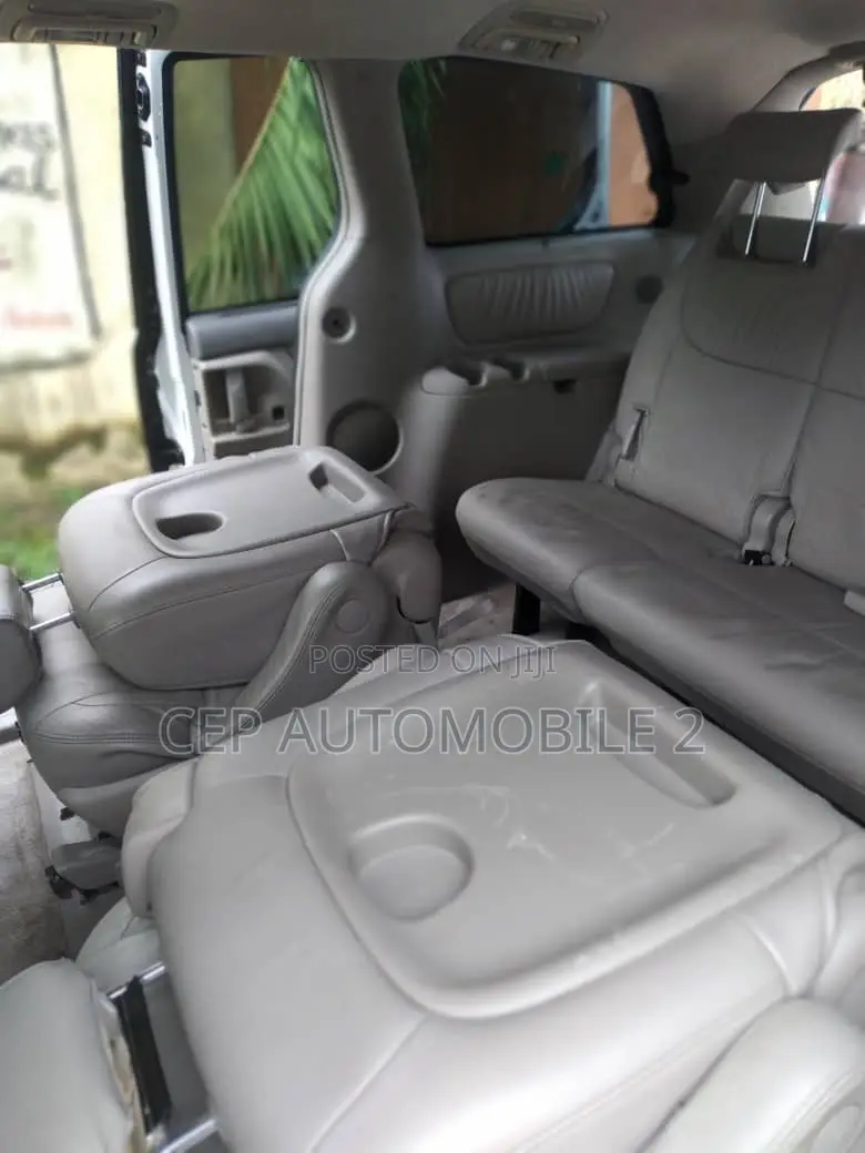 Toyota Sienna XLE 2008 White