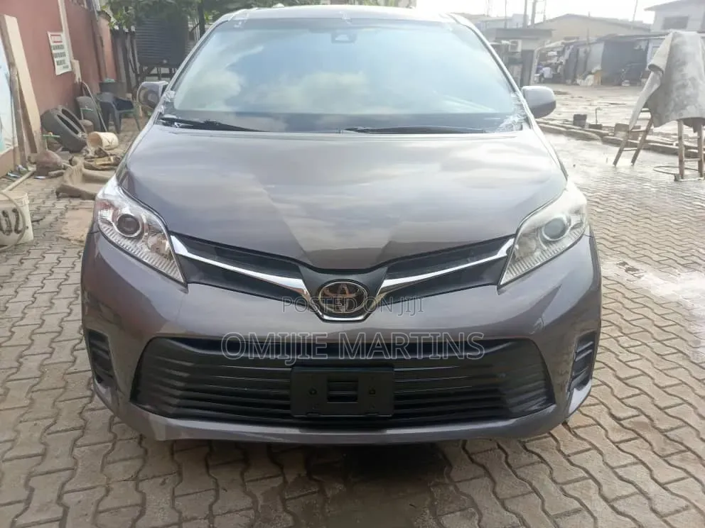 Toyota Sienna 2019 Gray