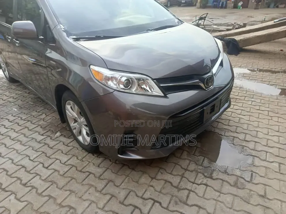 Toyota Sienna 2019 Gray