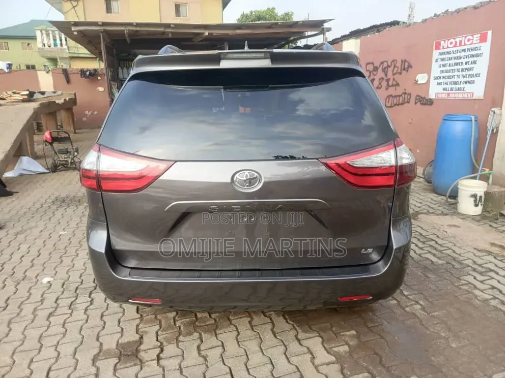 Toyota Sienna 2019 Gray