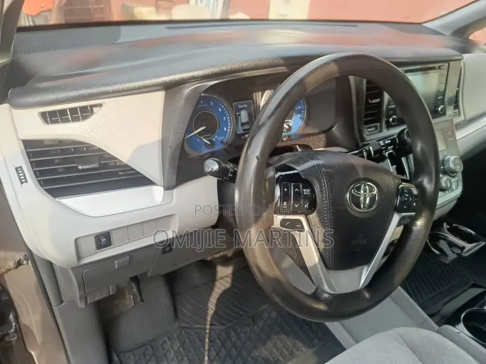 Toyota Sienna 2019 Gray