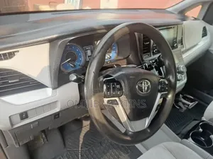 Toyota Sienna 2019 Gray