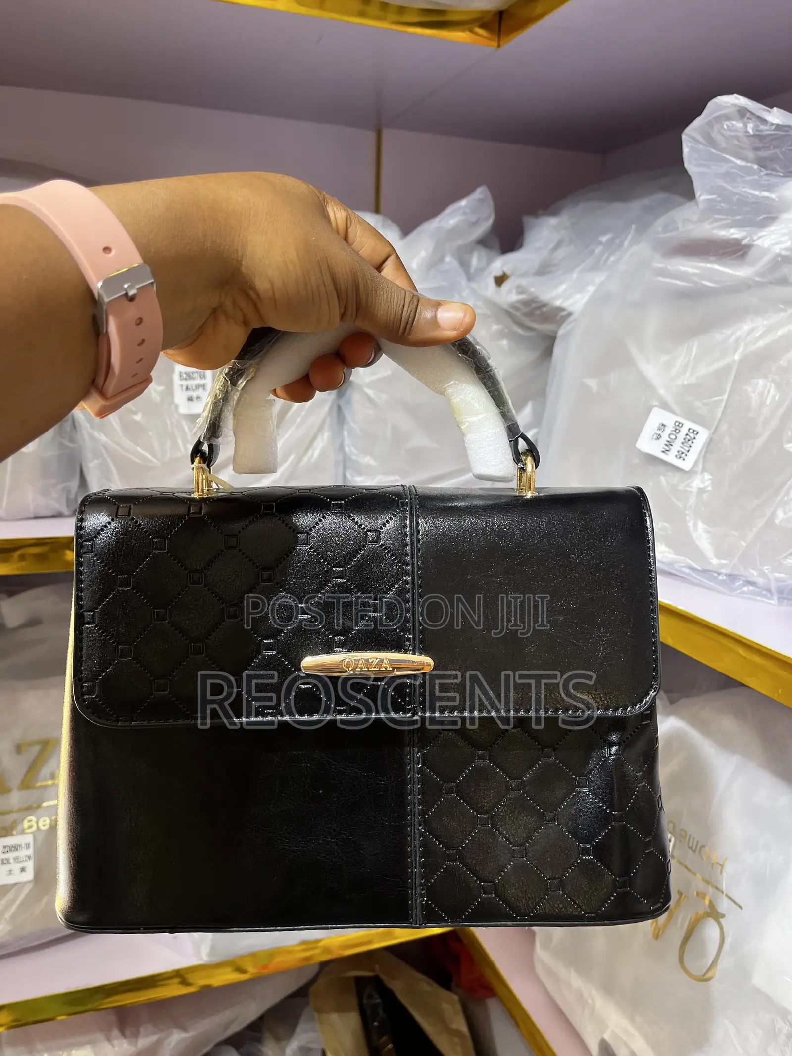 Qaza Box Handbag
