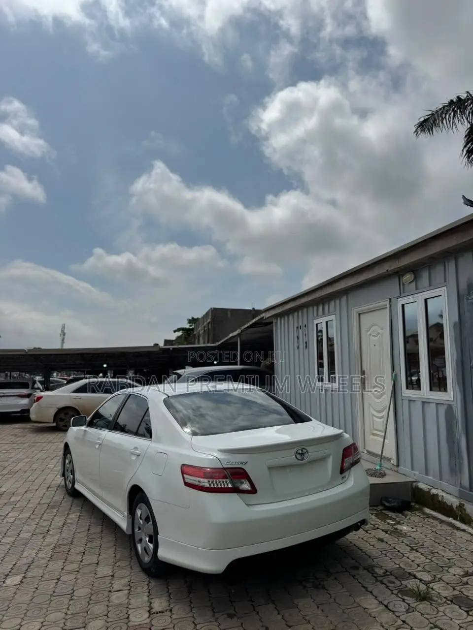 Toyota Camry SE 4dr Sedan (2.5L 4cyl 6AM) 2010 White
