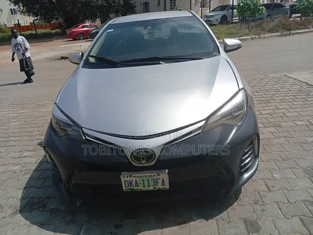 Toyota Corolla L 4dr Sedan (1.8L 4cyl 6M) 2015 Silver