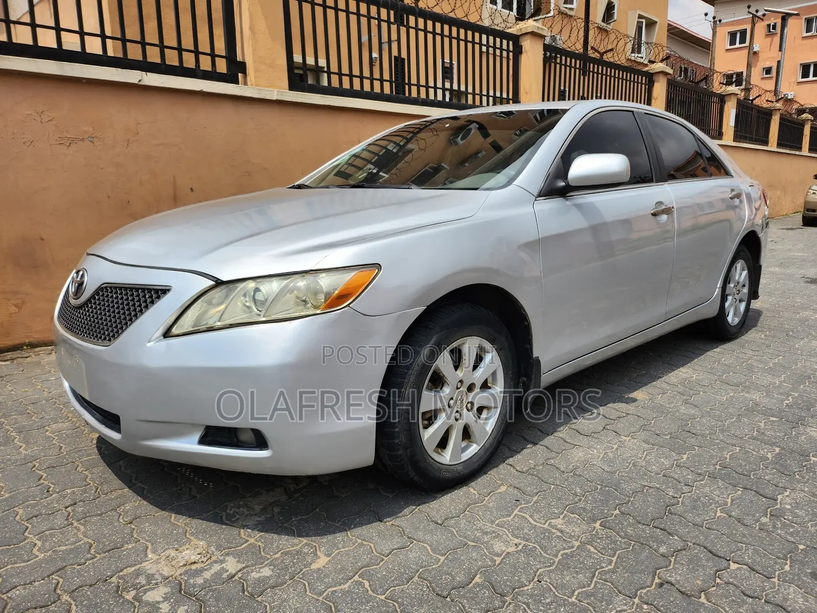 Toyota Camry XLE 4dr Sedan (2.4 4cyl 5A) 2008 Silver